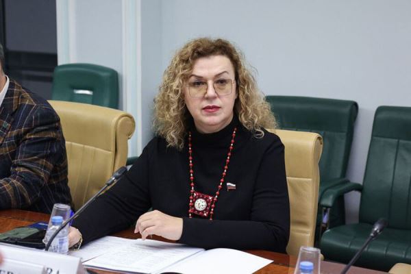 В Совфеде опровергли новые наказания для фармацевтов