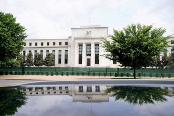 Большинство экономистов считают, что ФРС США снизит ставки в сентябре и ещё раз в этом году: опрос Reuters