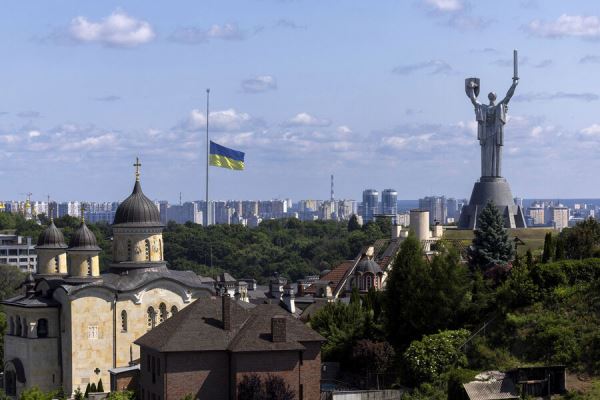 Украина в следующем году направит половину бюджета на вооружение